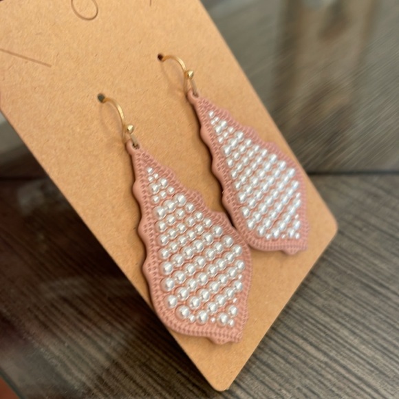 Blush Pink & Pearl Kendra Inspired Earrings - Picture 8 of 12